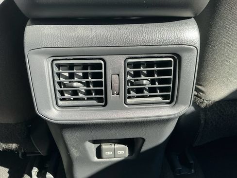Used 2025 Toyota RAV4 XLE AWD/4WD image 31