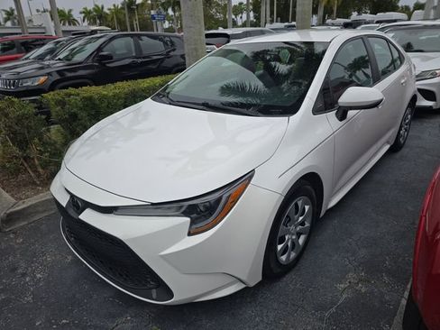 Used 2022 Toyota Corolla LE image 27