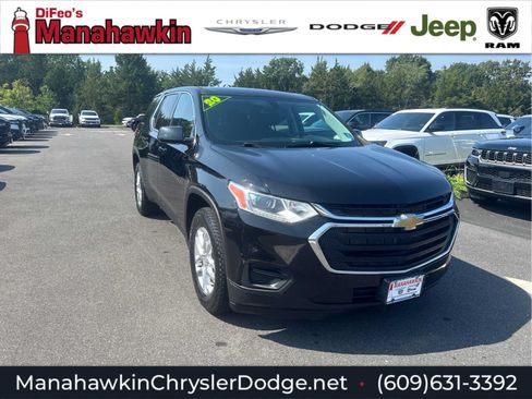 Used 2020 Chevrolet Traverse LS FWD image 1