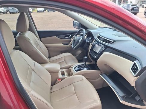 Used 2016 Nissan Rogue SL image 19