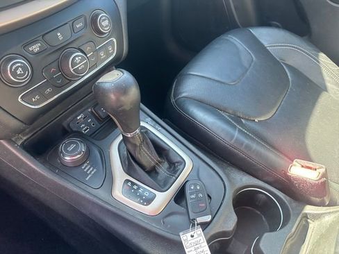 Used 2014 Jeep Cherokee Limited w/ Technology Group image 26