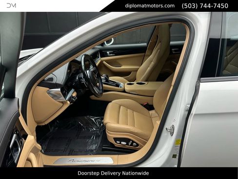 Used 2018 Porsche Panamera 4 image 17