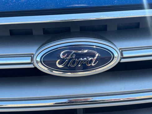 Used 2017 Ford Escape SE w/ Equipment Group 201A FWD image 9