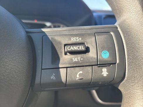 Used 2024 Nissan Rogue SV FWD image 27