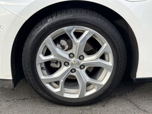 Used 2016 Chevrolet Volt Premier w/ Driver Confidence Package FWD image 8