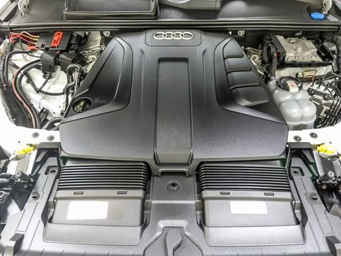 Used 2022 Audi Q7 2.0T Premium w/ Convenience Package image 34