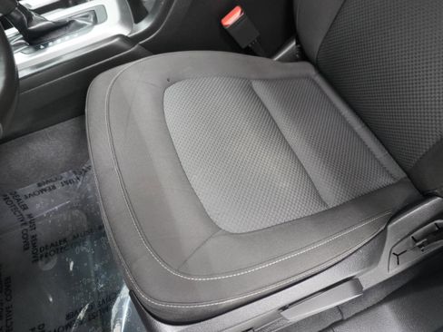 Used 2019 Chevrolet Colorado LT RWD image 11