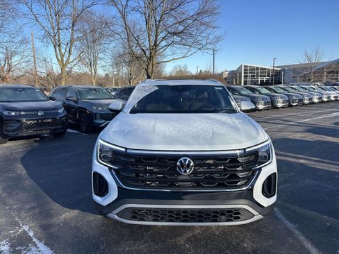 New 2026 Volkswagen Atlas Cross Sport SEL image 2