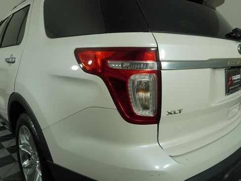 Used 2015 Ford Explorer XLT w/ Equipment Group 202A image 12