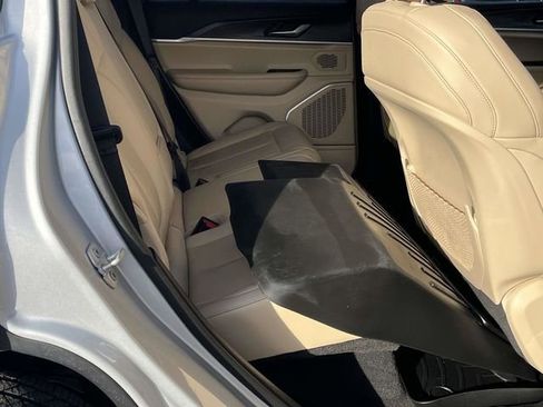 Used 2022 Jeep Grand Cherokee Limited w/ MOPAR Finishing Package image 22