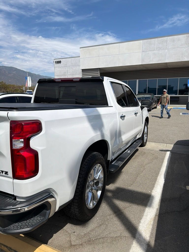 Used 2021 Chevrolet Silverado 1500 LTZ w/ Z71 Off-Road Package AWD/4WD image 6