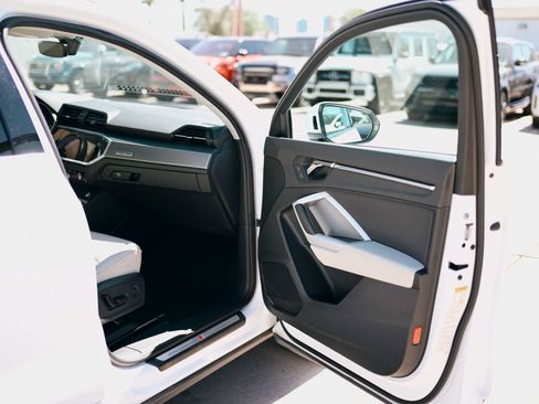 Used 2023 Audi Q3 2.0T Premium image 19