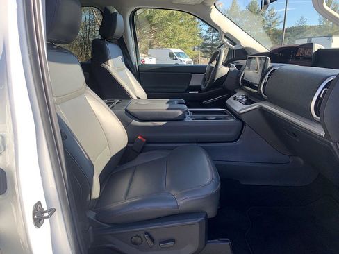 Used 2025 Ford Expedition Max Active image 21