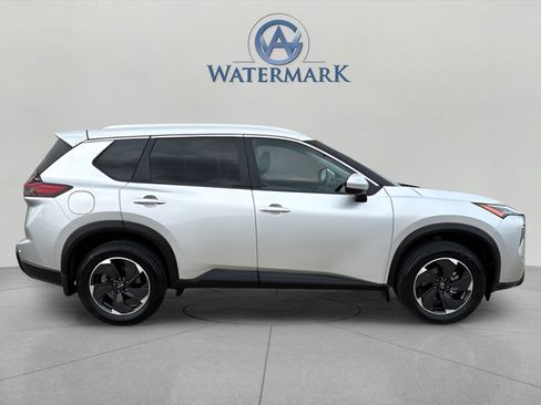 Certified 2024 Nissan Rogue SV w/ SV Premium Package AWD/4WD image 6