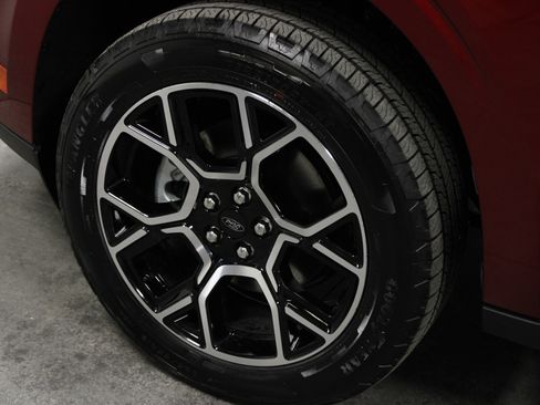 New 2026 Ford Maverick Lariat w/ 4K Tow Package image 10