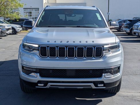 Used 2023 Jeep Wagoneer Series II w/ HD Trailer Tow Package AWD/4WD image 11