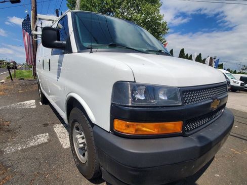 Used 2021 Chevrolet Express 2500 w/ Communications Package RWD image 6