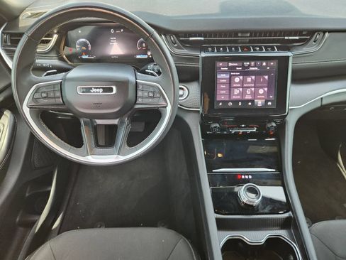 Used 2025 Jeep Grand Cherokee Laredo X RWD image 26