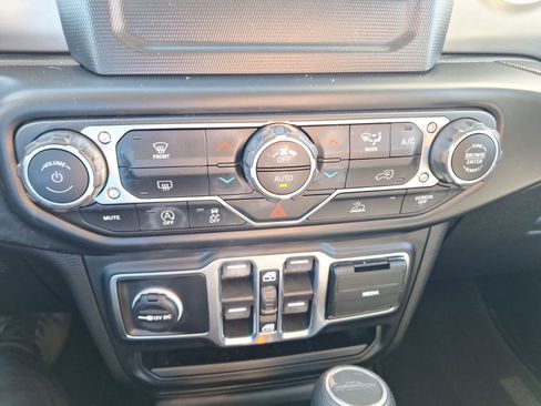 Used 2020 Jeep Gladiator Sport w/ Quick Order Package 24S image 29