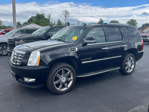 Used 2007 Cadillac Escalade AWD w/ Information Package image 2