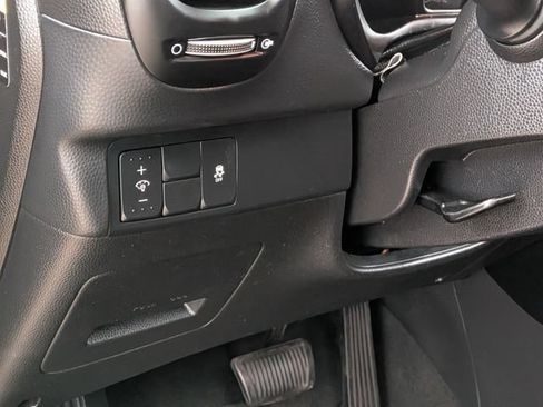 Used 2016 Kia Soul + FWD image 13