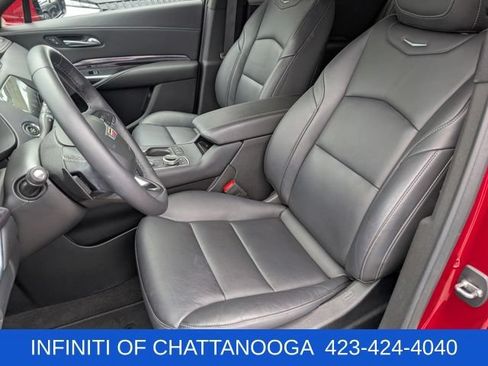 Used 2022 Cadillac XT4 Luxury w/ Cold Weather Package FWD image 5