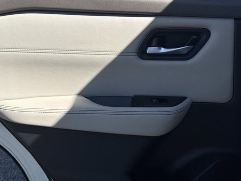 Certified 2022 Nissan Rogue SV w/ SV Premium Package image 14