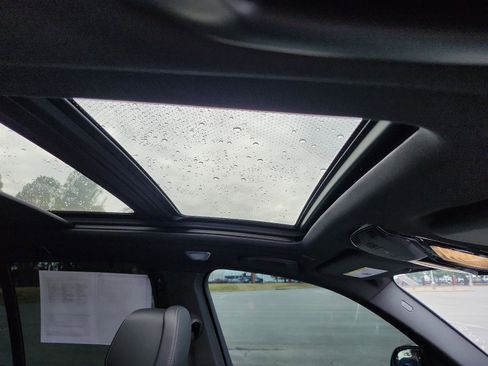 Used 2025 BMW X5 M60i image 8