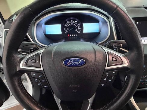 Used 2017 Ford Edge SEL w/ Equipment Group 201A AWD/4WD image 16