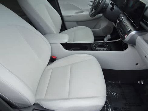 Used 2024 Hyundai Kona SEL FWD image 15