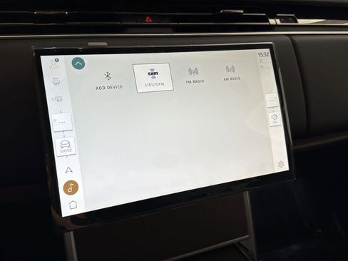 New 2026 Land Rover Range Rover SE image 17