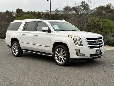 Used 2019 Cadillac Escalade ESV Luxury image 8