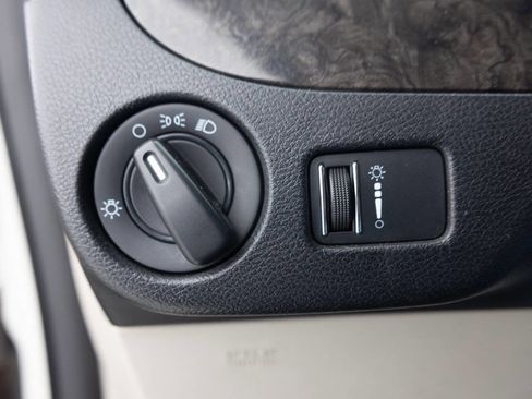 Used 2011 Dodge Grand Caravan Express FWD image 36