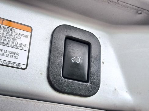 Used 2018 Toyota Sienna XLE FWD image 32
