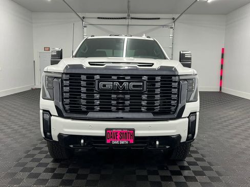 Used 2024 GMC Sierra 3500 Denali Ultimate AWD/4WD image 5