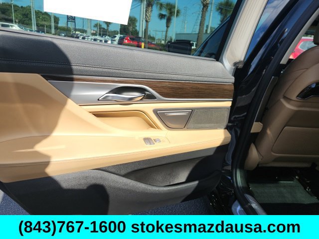 Used 2020 BMW 740i w/ Premium Package RWD image 19