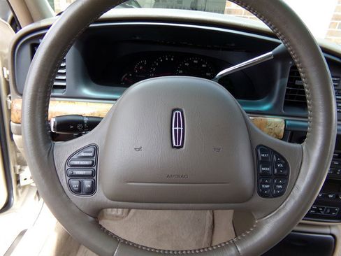 Used 2001 Lincoln Continental image 56