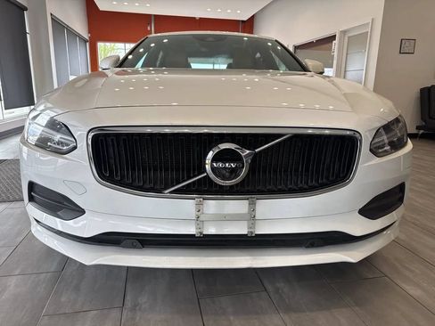 Used 2018 Volvo S90 T5 Momentum w/ Convenience Package AWD/4WD image 3