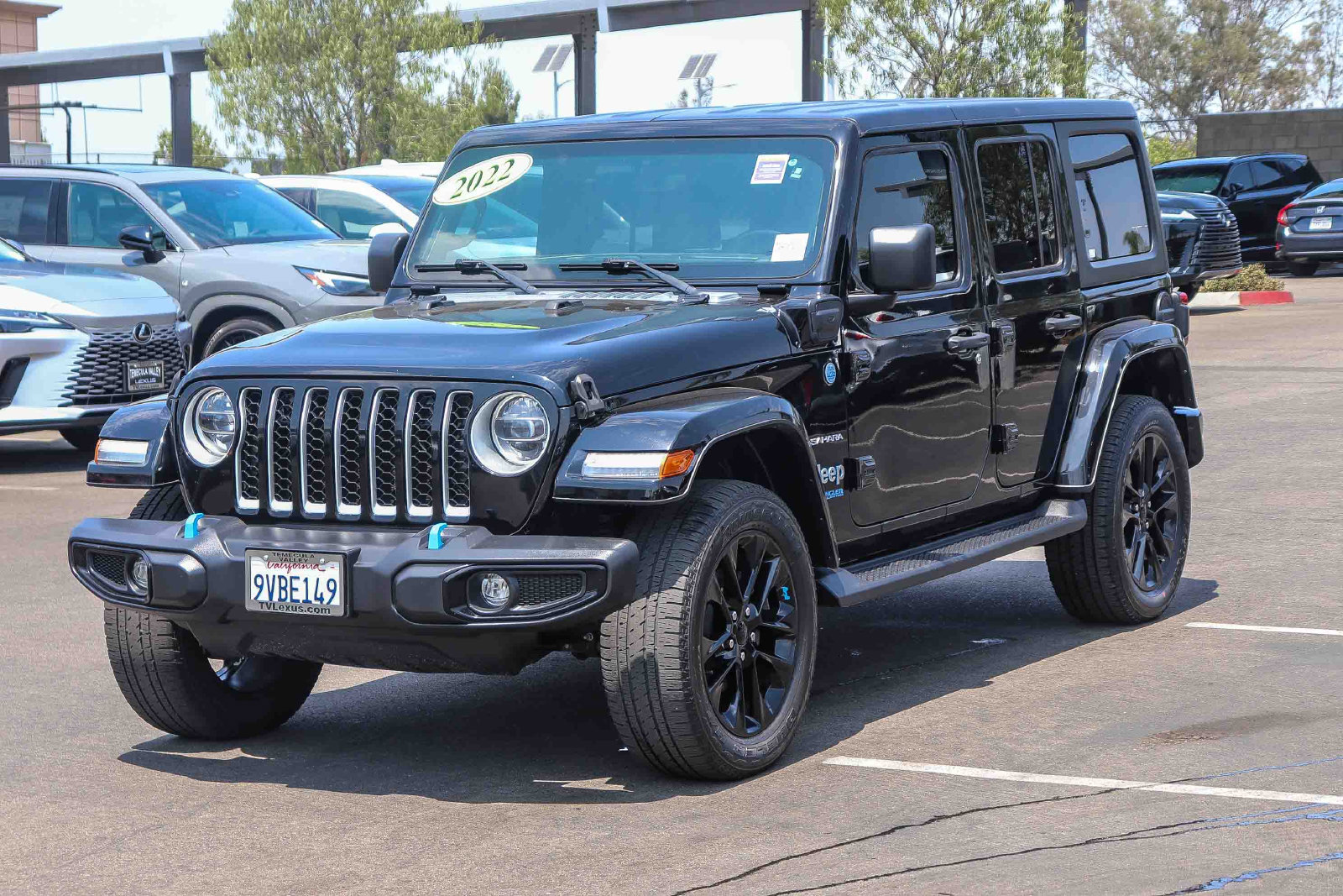 Used 2022 Jeep Wrangler Unlimited Sahara w/ Cold Weather Group AWD/4WD image 3