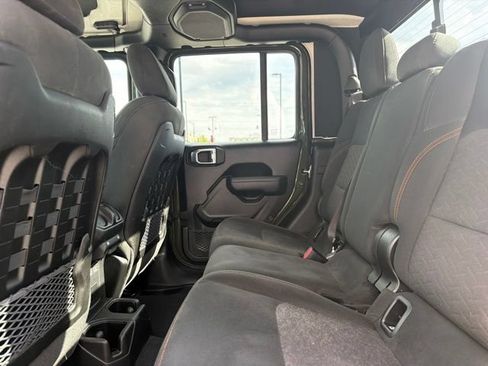 Used 2022 Jeep Gladiator Mojave w/ Trailer Tow Package AWD/4WD image 16