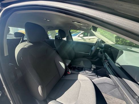 Used 2025 Kia K4 FWD image 33