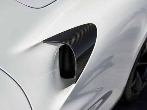 Used 2021 McLaren Elva image 11