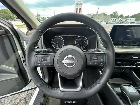 Certified 2023 Nissan Rogue SV w/ SV Premium B Package AWD/4WD image 18