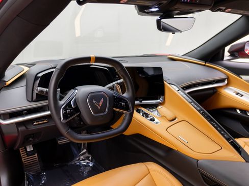 Used 2022 Chevrolet Corvette Stingray Preferred Cpe w/ Z51 Performance Package RWD image 9
