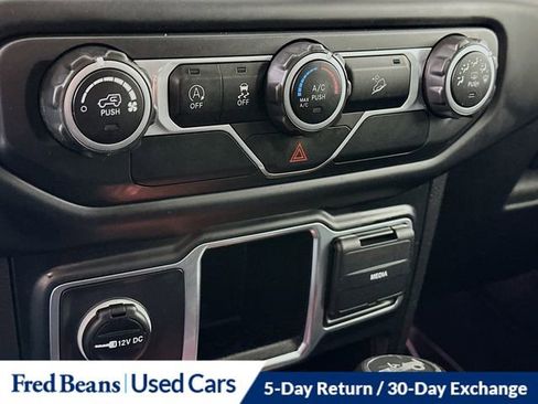 Used 2018 Jeep Wrangler Sport image 18