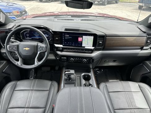 Used 2025 Chevrolet Silverado 1500 High Country w/ Technology Package AWD/4WD image 12