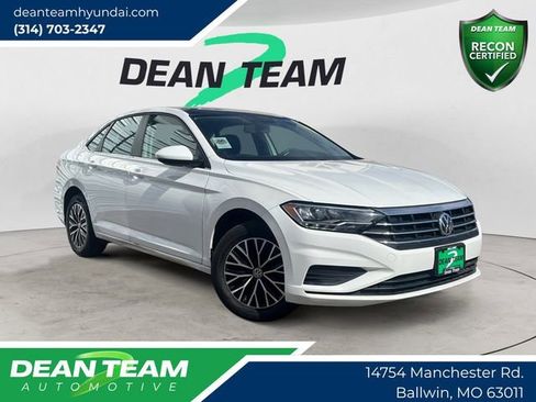 Used 2020 Volkswagen Jetta SE w/ SE Cold Weather Package FWD image 1