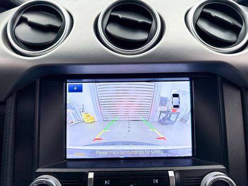 Used 2020 Ford Mustang Premium image 5