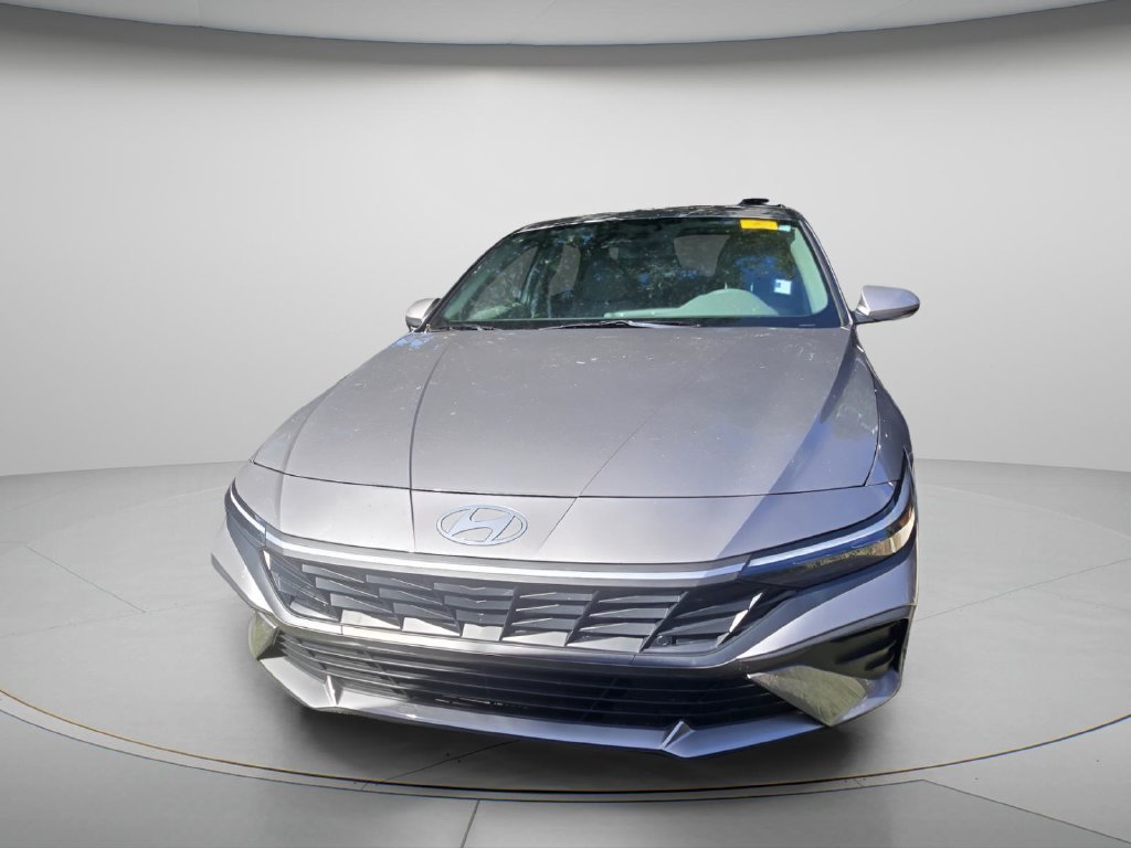 Used 2024 Hyundai Elantra SEL FWD image 3