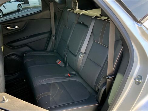 Used 2019 Chevrolet Blazer Premier w/ Driver Confidence II Package FWD image 20
